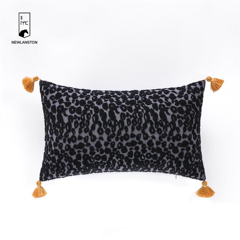 50x30High quality washed Linen Embroidery Leopard Cushion/Pillow cover